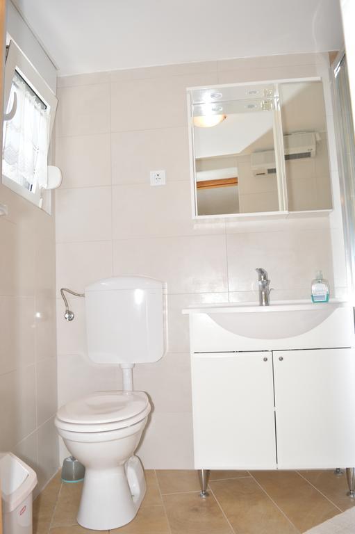 Apartment Andrija Vrbnik Extérieur photo